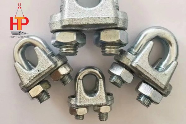 Cóc bắt cáp được sản xuất với nhiều kích thước khác nhau