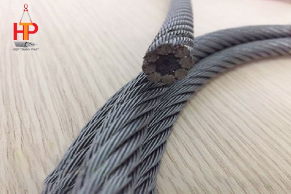 Dây cáp đóng vai trò quan trọng giúp thang máy vận hành 